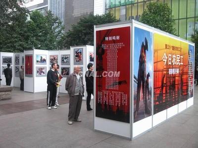 鋁型材在廣告展覽攝影背景中的應(yīng)用優(yōu)勢解析——專訪中鋁網(wǎng)廣告器材產(chǎn)品專家